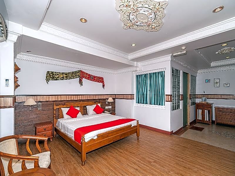 OYO 89864 Hotel Holiday Park