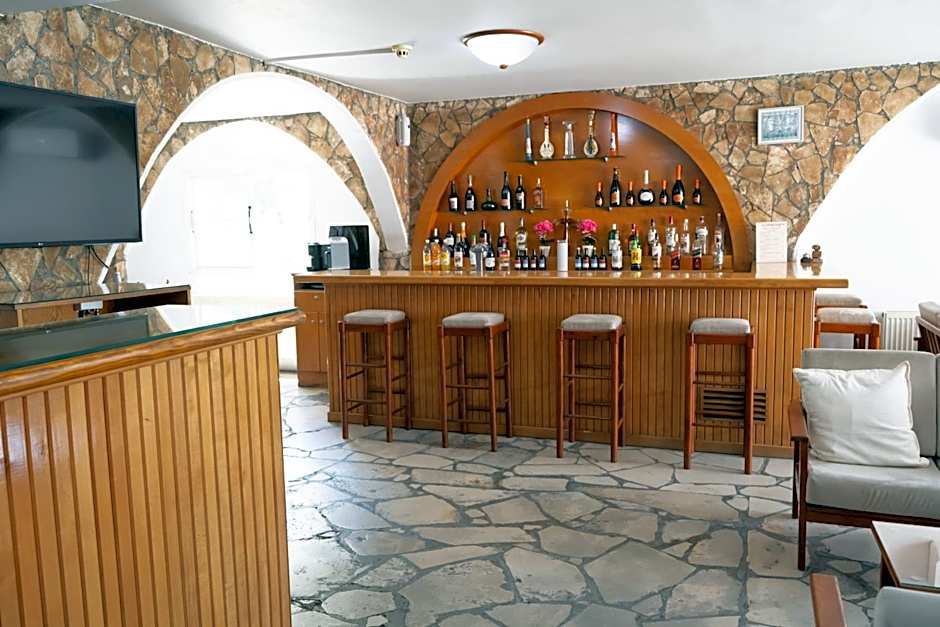 Le Village Hotel