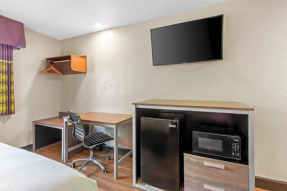 Super 8 by Wyndham - Mesa/Gilbert