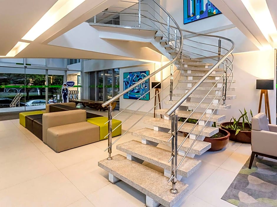 Ibis Styles Belem Hangar