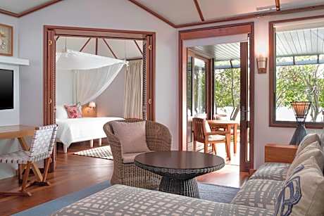 Bungalow, 1 King, Sofa Bed, Garden View, Terrace
