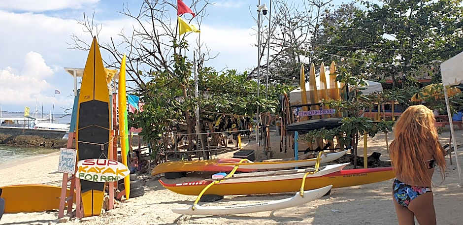 Mactan Newtown Condo with Garden and Ocean View 8NEWTOWN BLVD