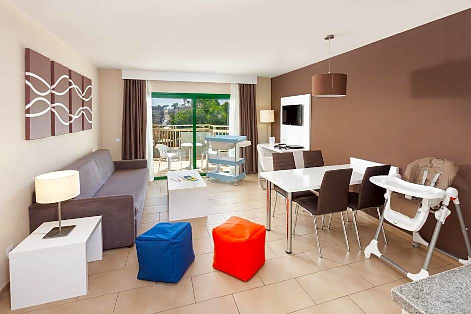 Playaolid Suites & Apartments