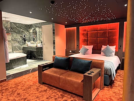 King Suite with Spa Bath