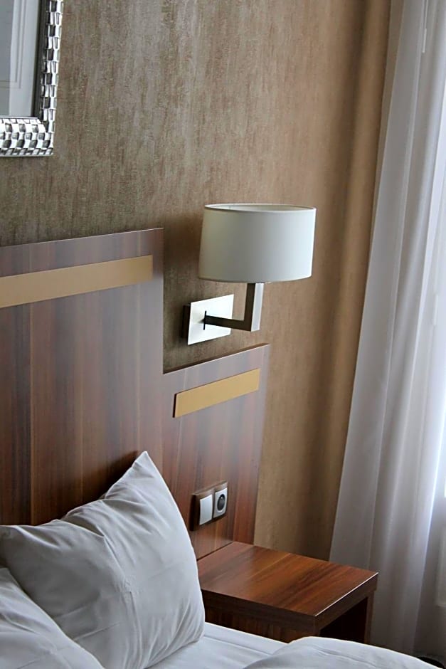 Hotel The Originals du Grand Monarque Nantes Gare