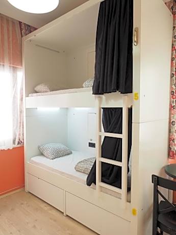 Bed in 4-Bed Mixed Dormitory Room