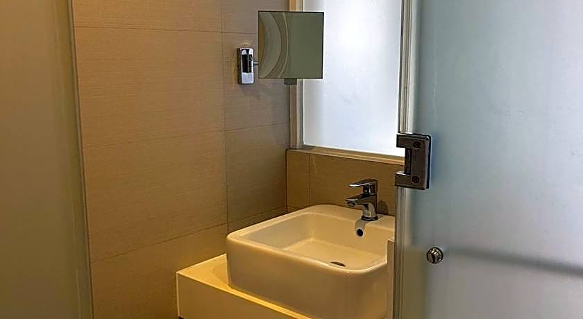 Wow Budget Hotel Cubao