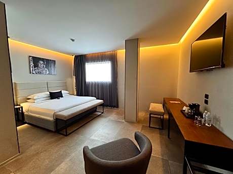 Superior King Suite