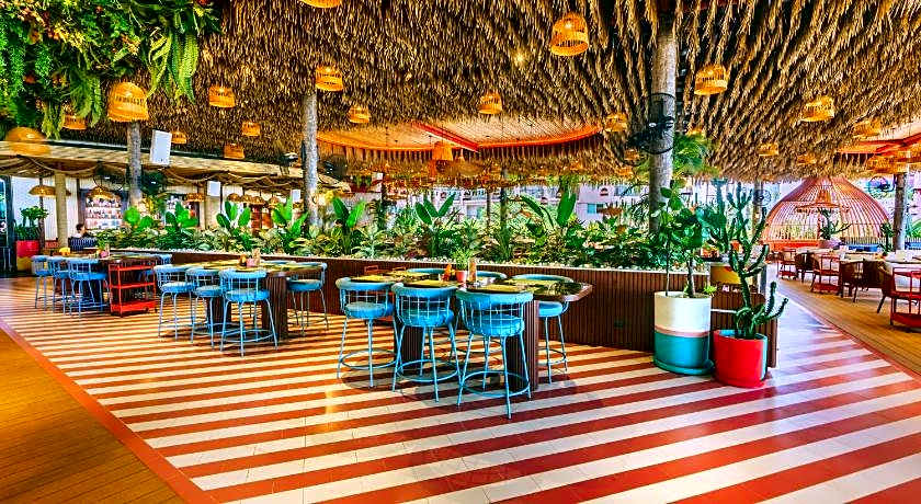 A-One The Royal Cruise Hotel Pattaya - SHA Extra Plus