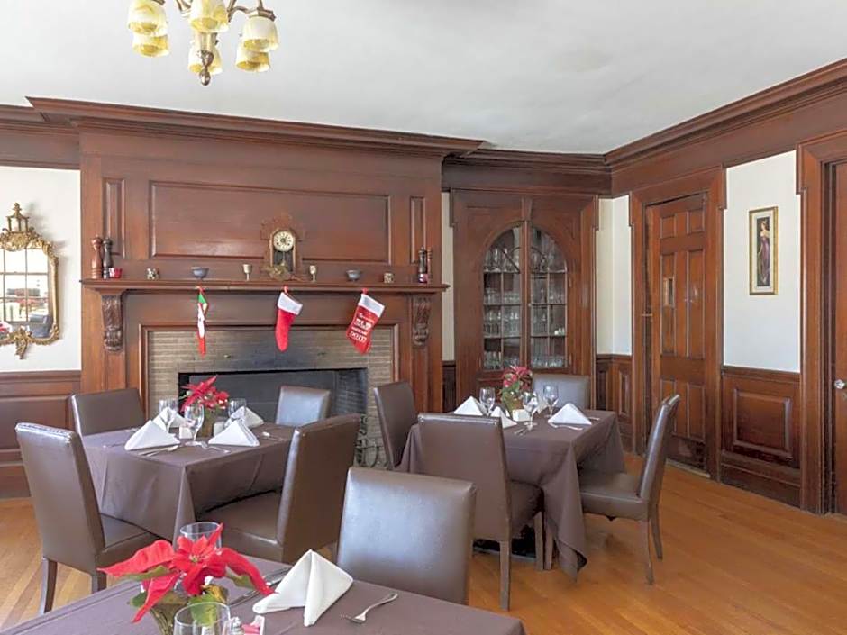 The White House Inn