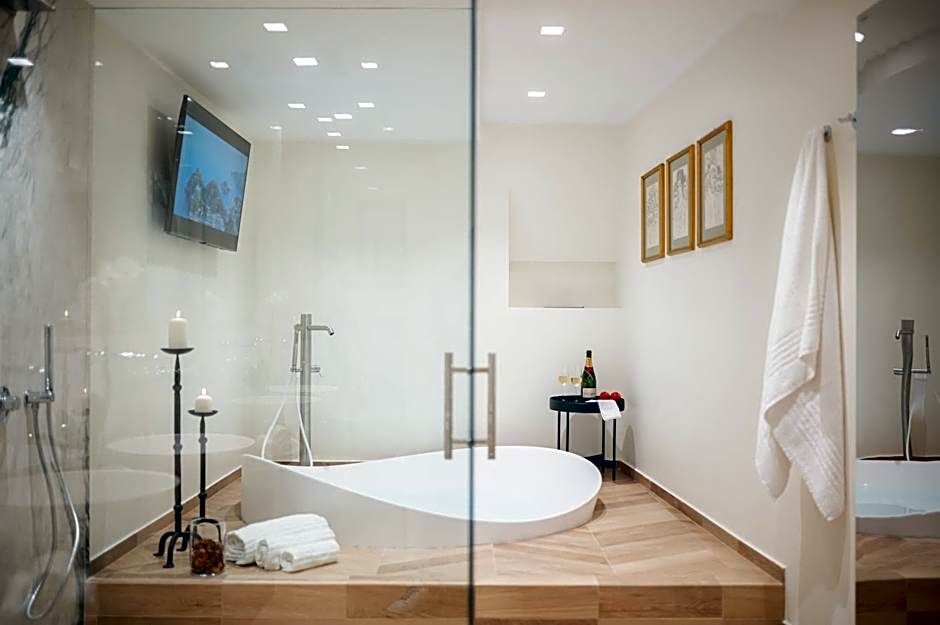 Naxi Suites