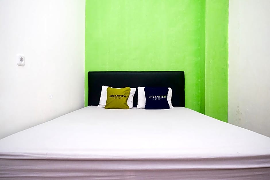 Urbanview Hotel AVA Semarang near Akademi Kepolisian Semarang by RedDoorz