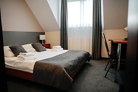 Deluxe Double Room with Shower