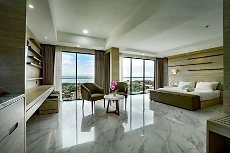 Sunrise Bay View Suite with Benefit