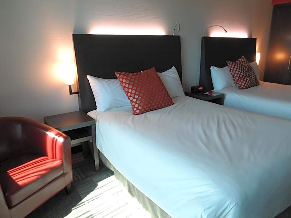 Grand Times Hotel Sherbrooke