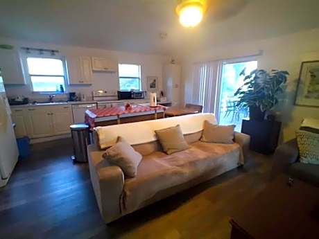 Lenny's Cooperative Hostel