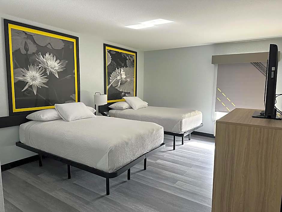 Super 8 by Wyndham Alexandria LA