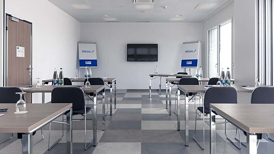 Holiday Inn Express Luzern-Neuenkirch By IHG