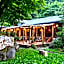 Hatcho no Yu Hot Spring Ryokan
