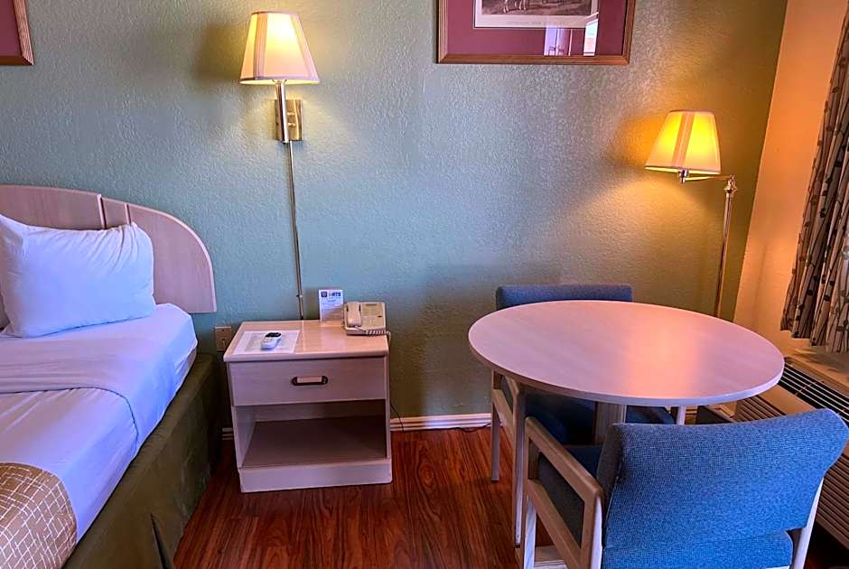 Travelodge by Wyndham Holbrook