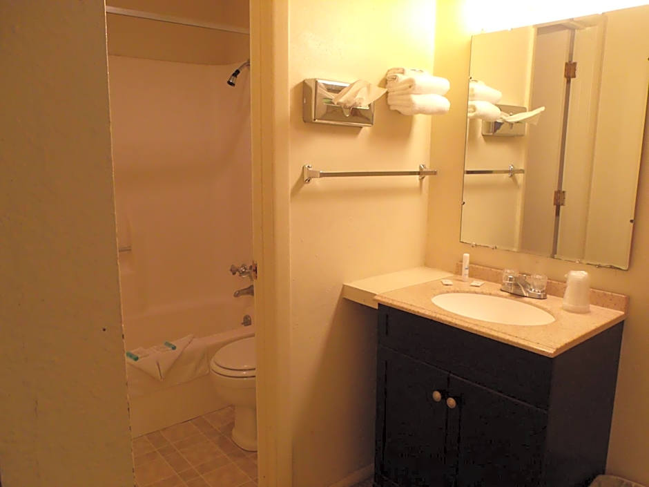 Narrow Gauge Railroad Inn