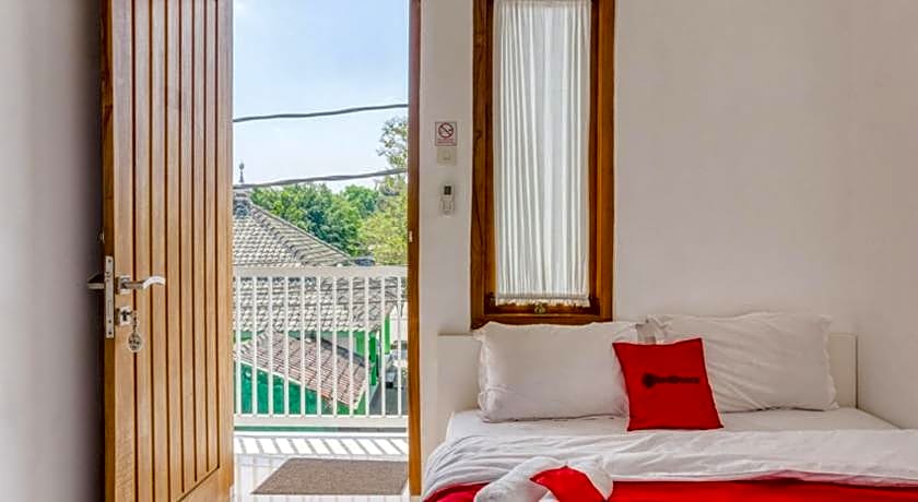 RedDoorz Syariah near Taman Pelangi Jogja 2