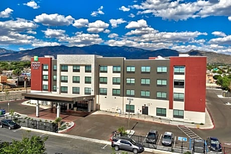 Holiday Inn Express & Suites - Albuquerque East, an IHG Hotel