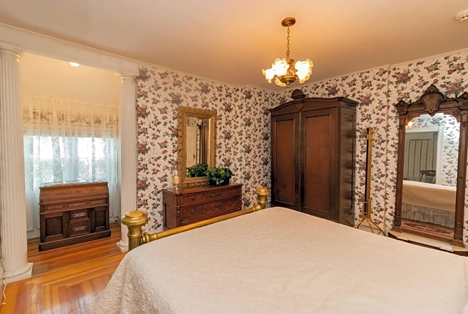 Saratoga Dreams Bed and Breakfast