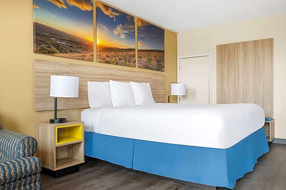 Days Inn by Wyndham Fort Wayne