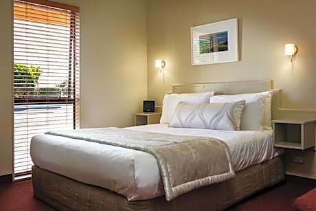 Premier One-Bedroom Apartment