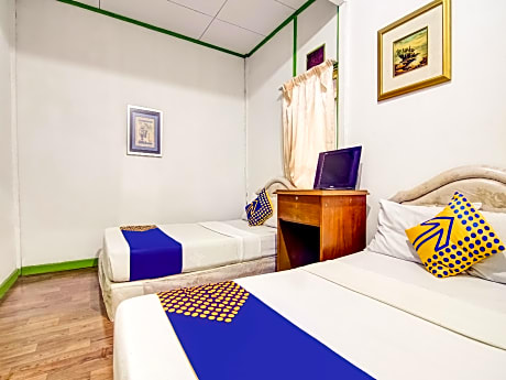 Hotel O Villa Anyelir Yustik Selabintana