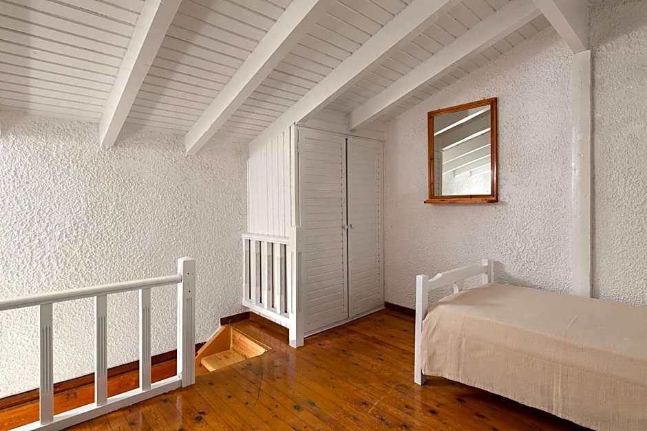 Elefteria Apts & Suites