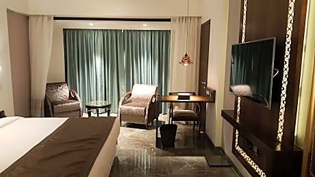 Deluxe Double Room with 10% discount on Food and Beverage