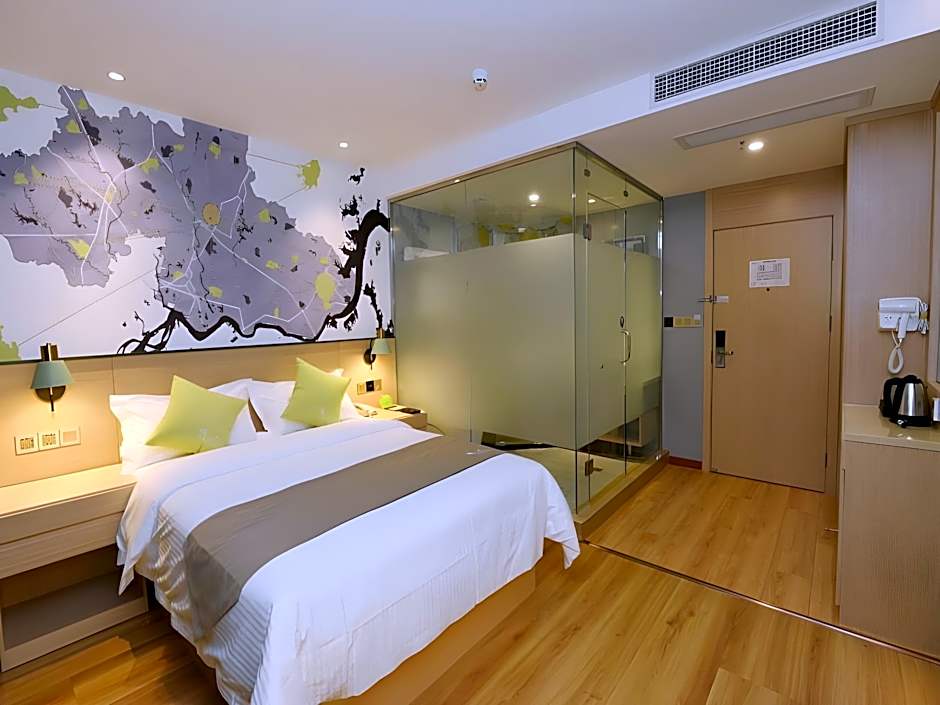 Vatica Huanggang Luotian County City Square Hotel