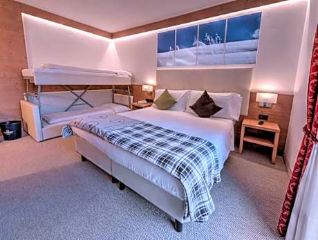 Premium Quadruple Room