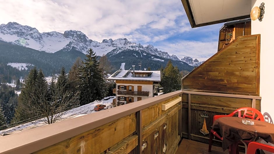 HOTEL DOLOMITI di De Martin D Oscar