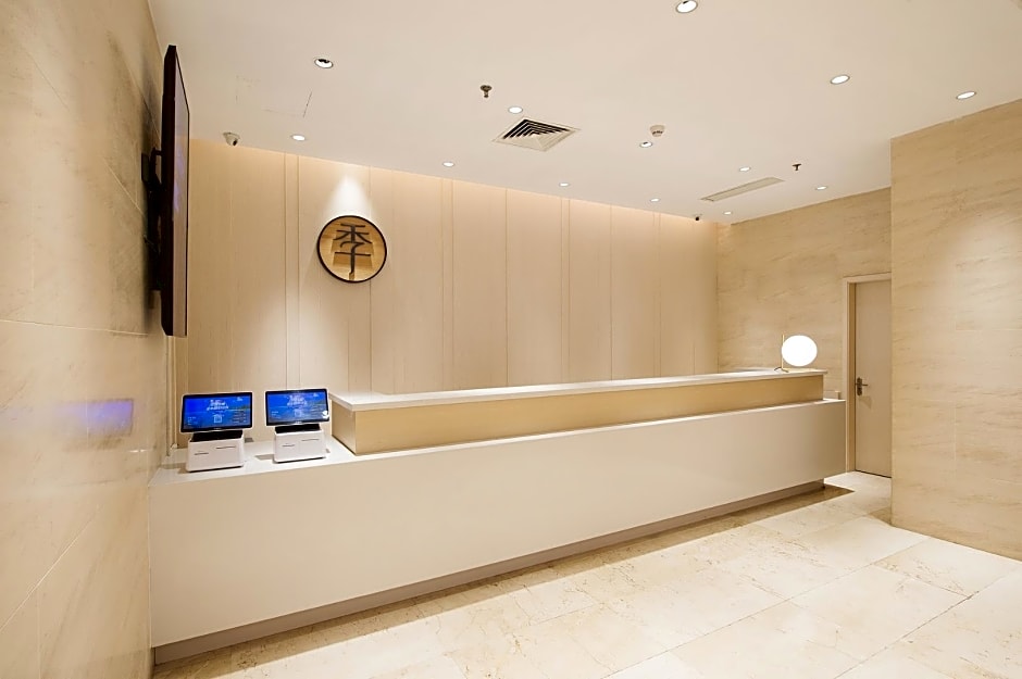 JI Hotel Dalian Renmin Road