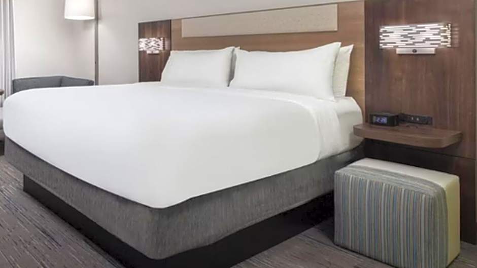 Holiday Inn Express Hotel & Suites Ventura Harbor By IHG