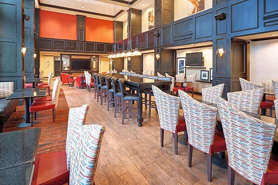 Hampton Inn & Suites Waco-South