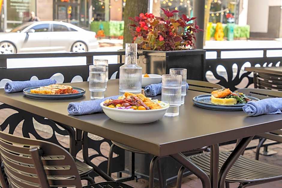 Crowne Plaza Cleveland at Playhouse Square By IHG