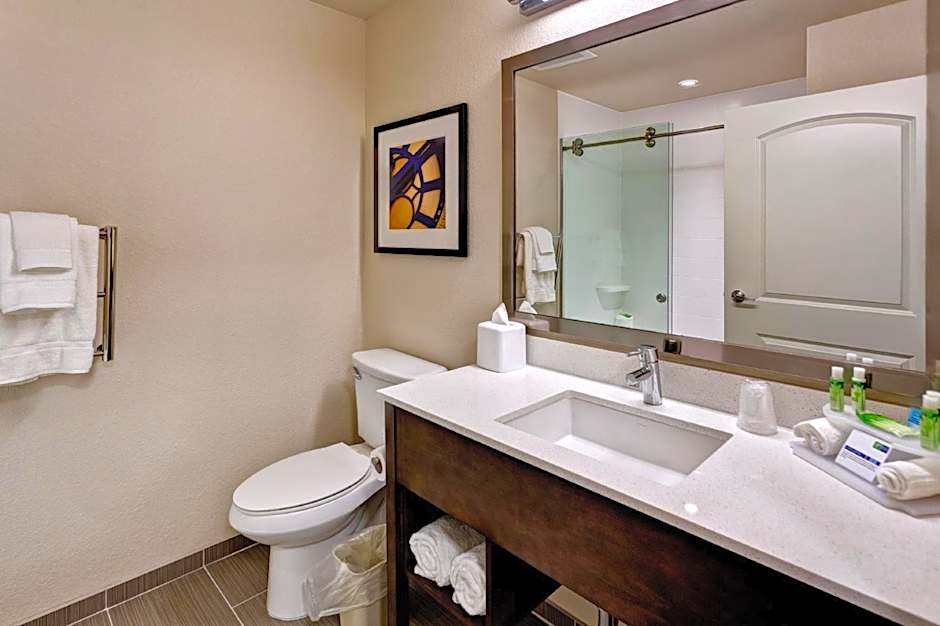 Holiday Inn Express & Suites Manhattan By IHG