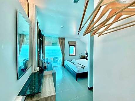 Queen Room with Sea View