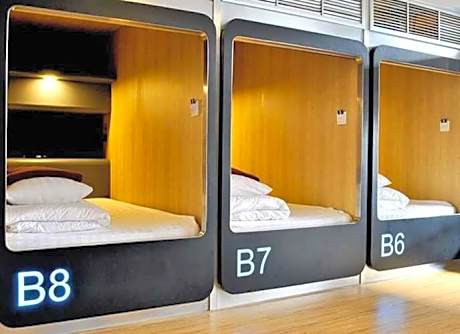 Private Capsule Female with Television and free Wi-Fi