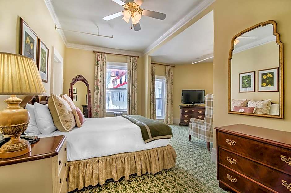 Photo 1 of 4 of Traditional 1 Queen Bed, Accessible, Roll in Shower
