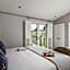 Cherry Bird Lodge Escape
