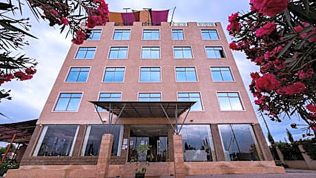 THE NEST BOUTIQUE HOTEL