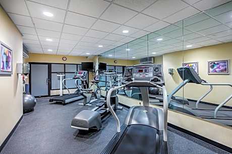 Holiday Inn Express Hotel & Suites-North East By IHG