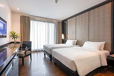 Superior Twin with Chocolate Hour