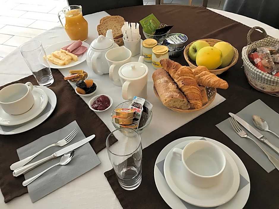 Logis Hotels La Bastide des Golfs