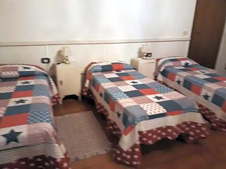 Triple Room with Bathroom